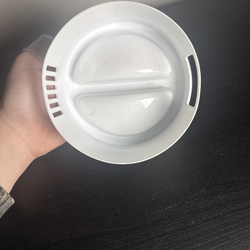 Vintage Brown W/ White Lid Rubbermaid 2.25 Quarts Pitcher - Picture 10 of 14